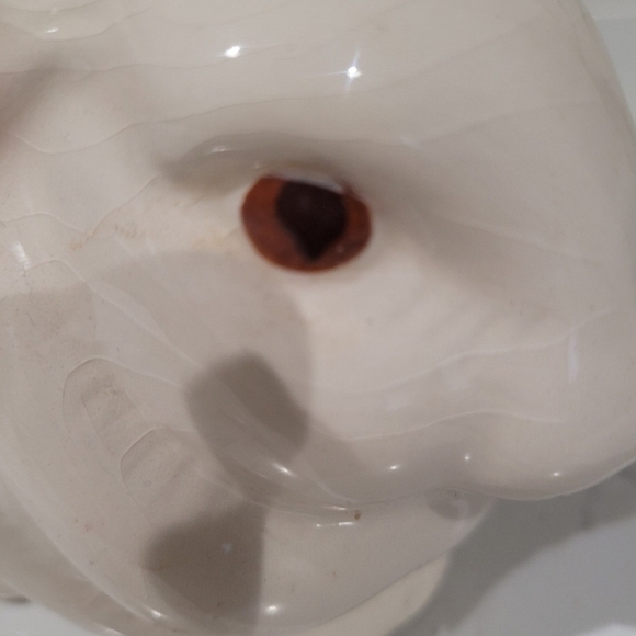 Avon White Ceramic Bunny Vase/ planter - Picture 5 of 6